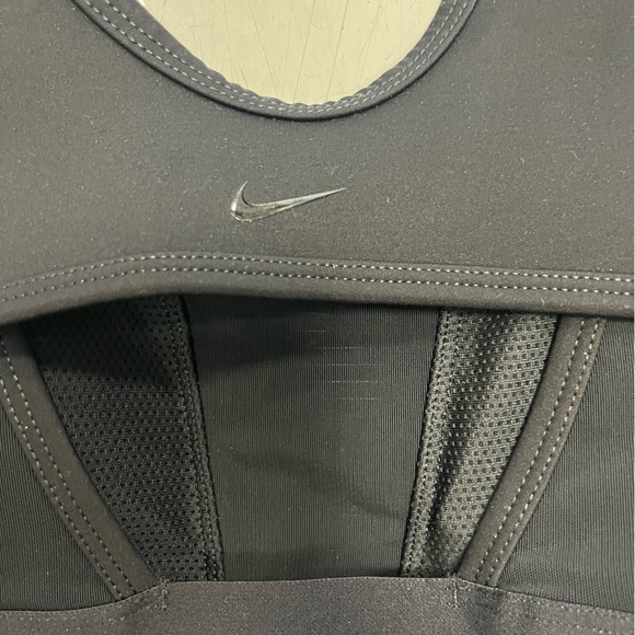 Nike Medium Support Fringe Sports Bra - Picture 7 of 8